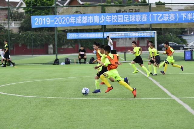 皇马逆转巴萨再显实力 穆里尼奥换人引领胜局